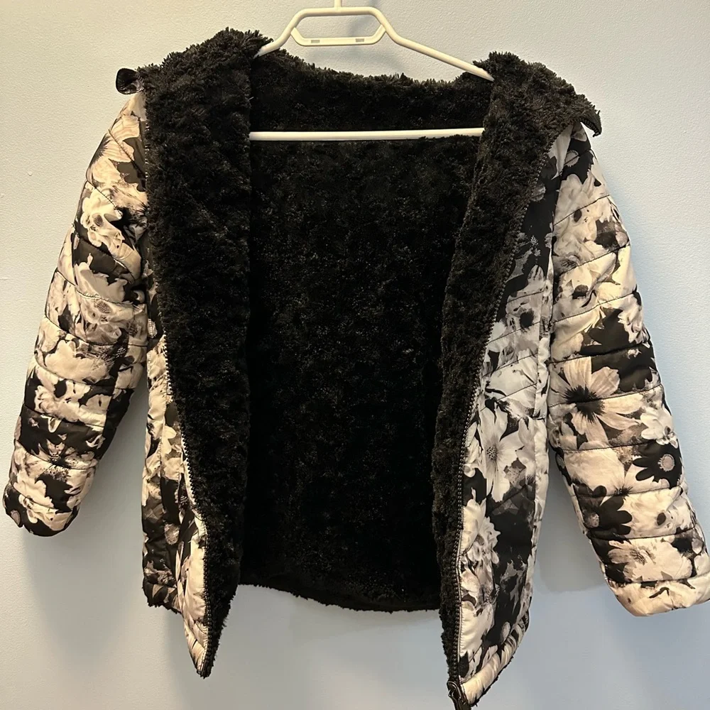 Girls winter jacket - Picture 1 of 4